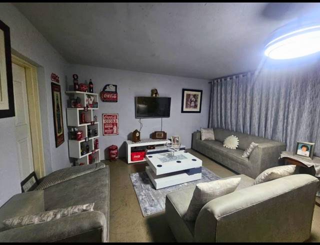 3 BEDROOM DUPLEX FOR SALE IN GLEN MARAIS